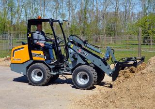 Utovarivači na kotačima Giant G2700HD
