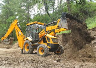 Utovarivači na kotačima Bull HD76 4WD