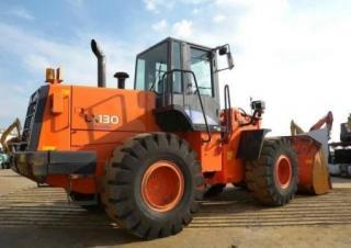 Utovarivači na kotačima Hitachi LX 130