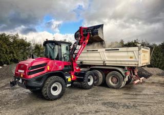 Utovarivači na kotačima Yanmar V120