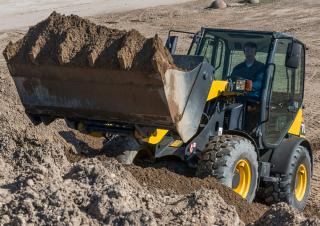 Utovarivači na kotačima Komatsu WA70-7