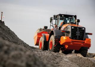 Utovarivači na kotačima Hitachi ZW220-6