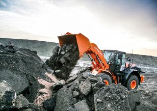 Utovarivači na kotačima Hitachi ZW220-6