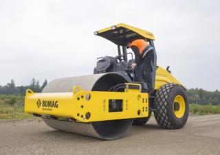Valjci Valjci s jednim bubnjem Bomag BW 211-40
