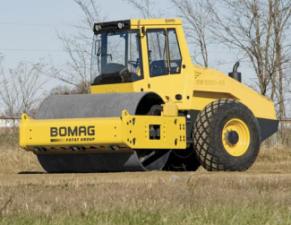 Valjci Valjci s jednim bubnjem Bomag BW 211 D-40