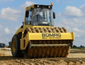 Valjci Valjci s jednim bubnjem Bomag BW 211 PD-4
