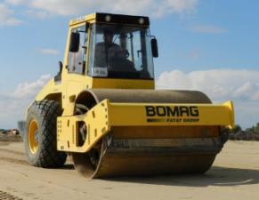 Valjci Valjci s jednim bubnjem Bomag BW 214 D-4