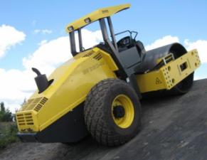 Valjci Valjci s jednim bubnjem Bomag BW 216 D-40