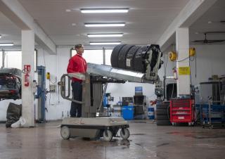 Teleksopska podizna platforma Vertikalna podizna platforma s jednim jarbolom Bravi Sprint TL