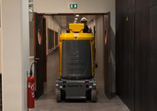 Teleksopska podizna platforma Vertikalna podizna platforma s jednim jarbolom Haulotte Star 10