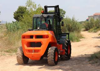 Viličari za neravne terene Ausa C 501 H x4