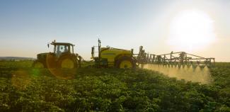 Vučene prskalice John Deere 724