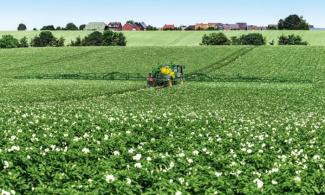 Vučene prskalice John Deere M962