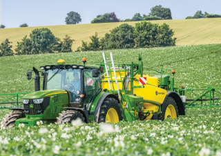 Vučene prskalice John Deere M952i