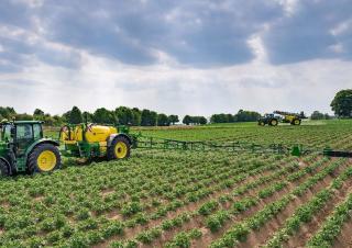 Vučene prskalice John Deere R740i