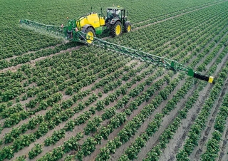 Vučene prskalice John Deere R740i