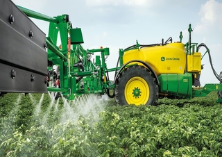 Vučene prskalice John Deere R740i