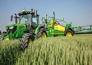 Vučene prskalice John Deere R944i