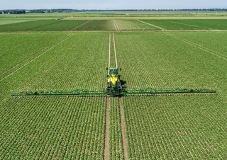 Vučene prskalice John Deere R944i