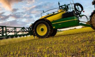 Vučene prskalice John Deere R 962 i