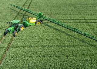 Vučene prskalice John Deere R975i