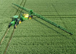 Vučene prskalice John Deere R975i