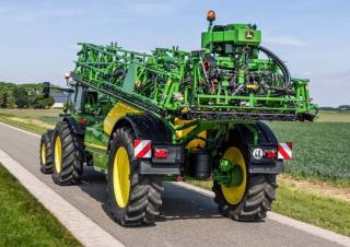 Vučene prskalice John Deere R975i