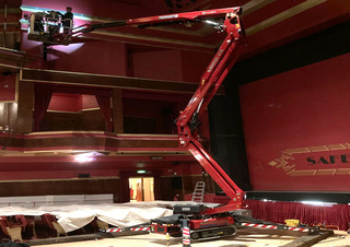 Zglobna podizna platforma Zglobna podizna platforma na gusjenicama Hinowa Lightlift 17.75 Performance IIIS MK3