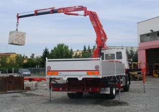 Zglobna podizna platforma Dizala sa zglobnom granom montirana na prikolicu Benelligru 18000/4S3S2