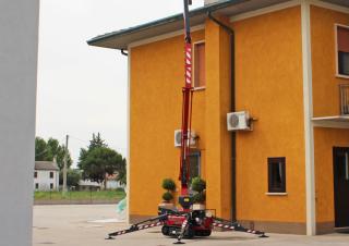 Zglobna podizna platforma Zglobna podizna platforma na gusjenicama Hinowa Lightlift 14.72 IIIS