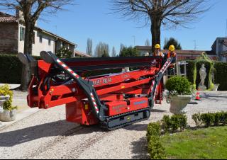 Zglobna podizna platforma Zglobna podizna platforma na gusjenicama Hinowa Lightlift 26.14 Performance IIIS MK3