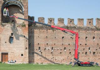 Zglobna podizna platforma Zglobna podizna platforma na gusjenicama Hinowa Lightlift 33.17 Performance IIIS