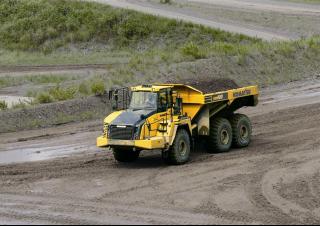 Zglobni kiperi Komatsu HM400-5E0