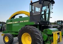 2WD krmni kombajni John Deere 6910