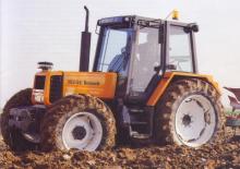 2WD traktori Renault 103-52
