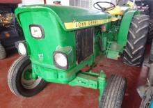 2WD traktori John Deere 1035
