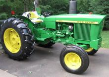 2WD traktori John Deere 1520