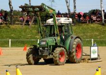 2WD traktori Fendt 206 V
