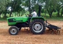 2WD traktori DEUTZ-FAHR 3042 E