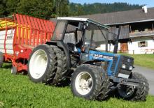 2WD traktori Ford-NH 3435