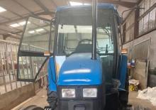 2WD traktori Ford-NH 4835
