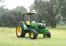 2WD traktori John Deere 5615 F Std