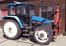 2WD traktori Ford-NH 5635