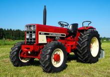 2WD traktori International Harvester 633