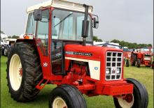 2WD traktori International Harvester 674