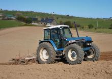 2WD traktori Ford-NH 8340