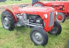 2WD traktori Massey Ferguson 835