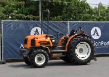 2WD traktori Renault DIONIS 120