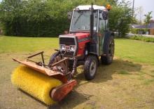2WD traktori Massey Ferguson MF 354 V Plattform