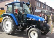 2WD traktori New Holland TL 80 (300)